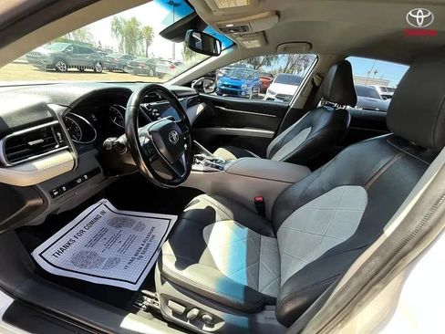 Used 2019 Toyota Camry XLE w/ Carpet Mat Package FWD image 9