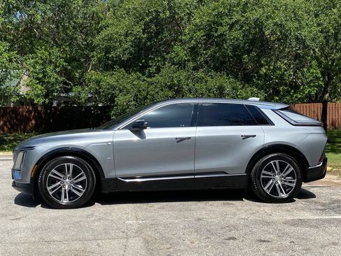 Used 2024 Cadillac Lyriq Luxury AWD/4WD image 5