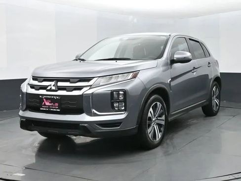 Used 2024 Mitsubishi Outlander Sport SE image 1