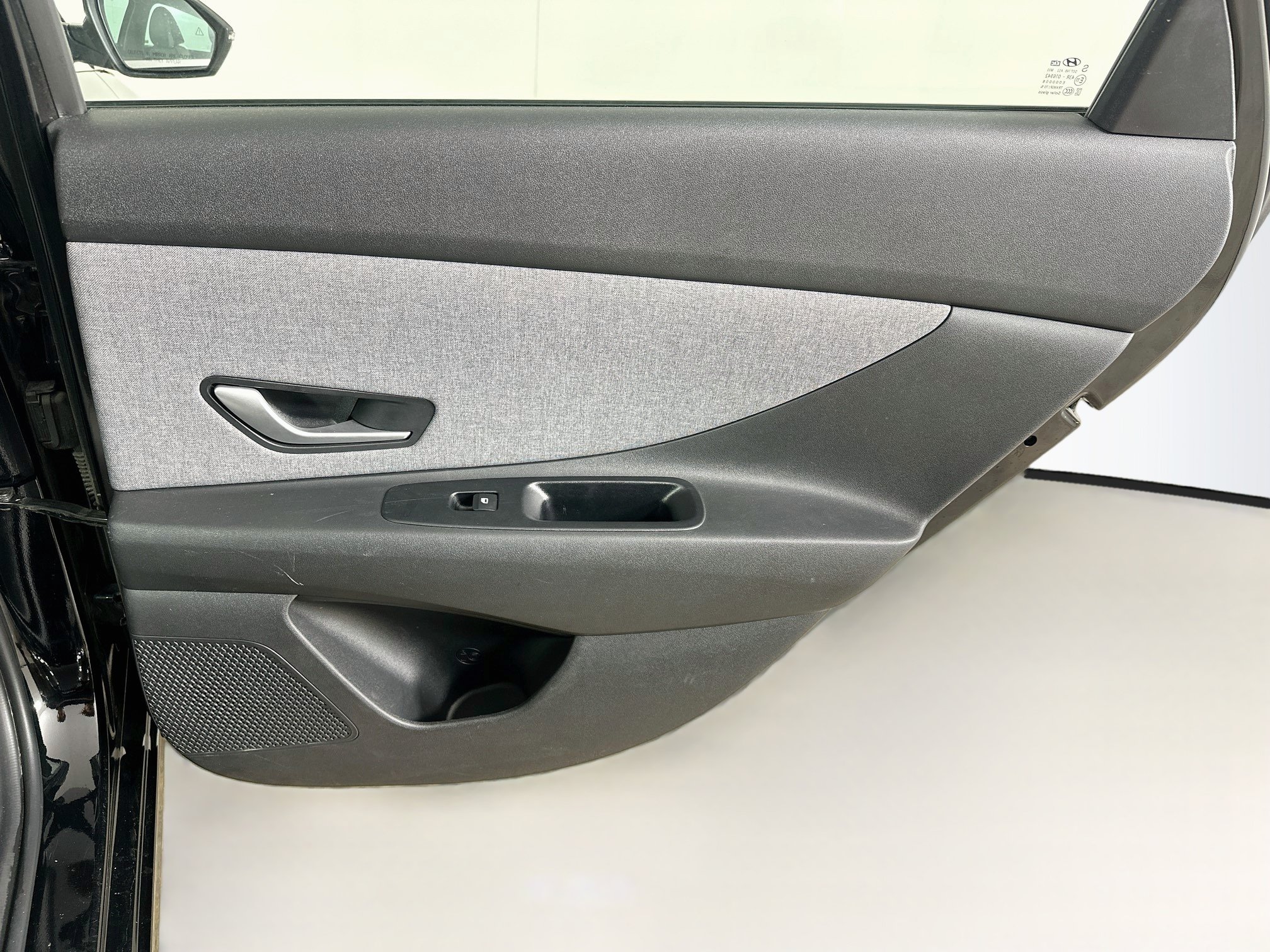 Used 2025 Hyundai Elantra Limited FWD image 30