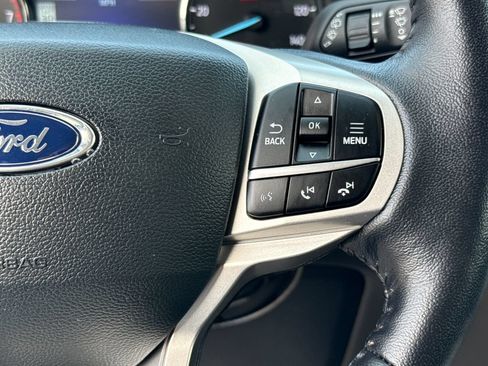 Used 2023 Ford Explorer XLT w/ Equipment Group 202A RWD image 17