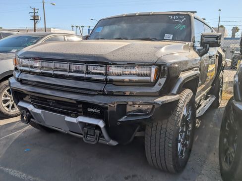 Used 2024 GMC Hummer EV 3X w/ LPO, Roof Cross Rail Package AWD/4WD image 1