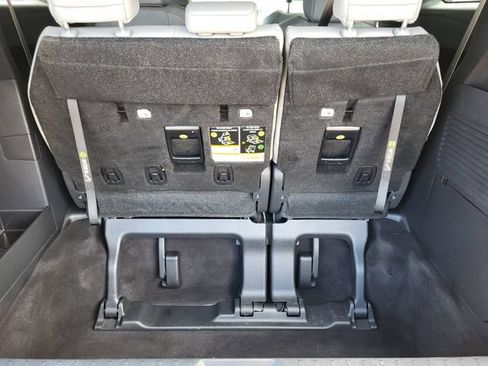Used 2025 Toyota Sienna XLE AWD/4WD image 30