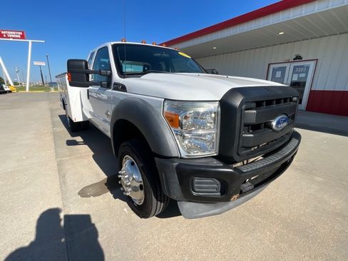 Used 2011 Ford F550 4x4 SuperCab Super Duty w/ PWR Equipment Group image 2