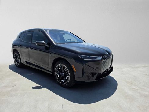 Used 2024 BMW iX xDrive50 w/ Premium Package AWD/4WD image 7