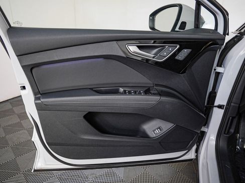 Used 2024 Audi Q4 e-tron Premium Plus image 23