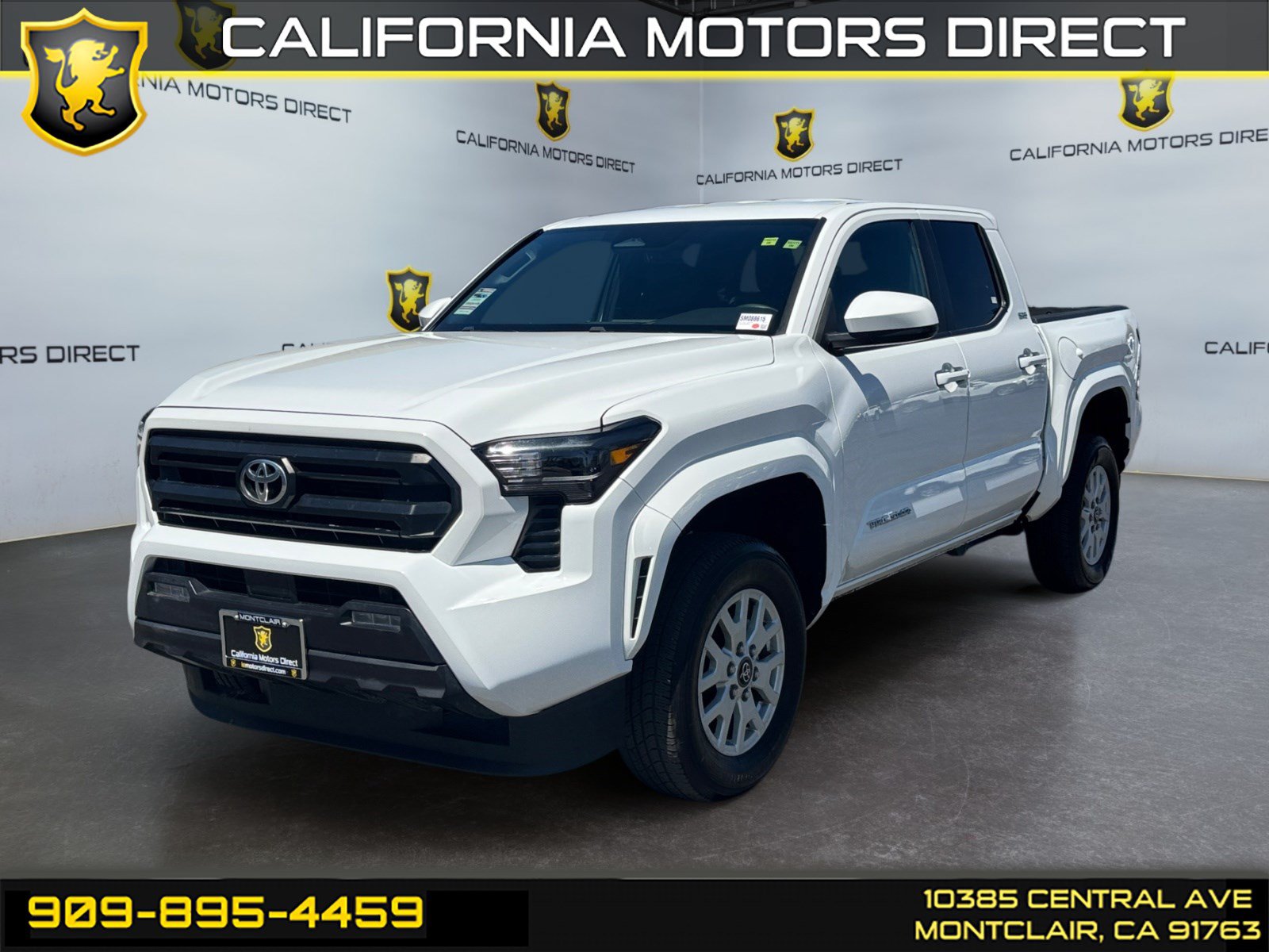 Used 2025 Toyota Tacoma SR5 AWD/4WD image 1