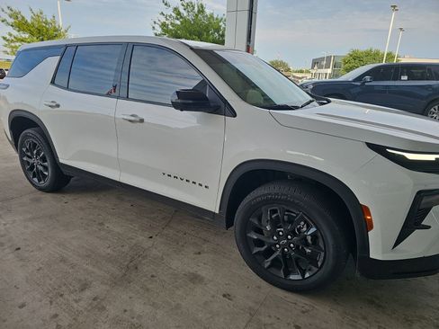 Used 2024 Chevrolet Traverse LS w/ Midnight/Sport Edition FWD image 19