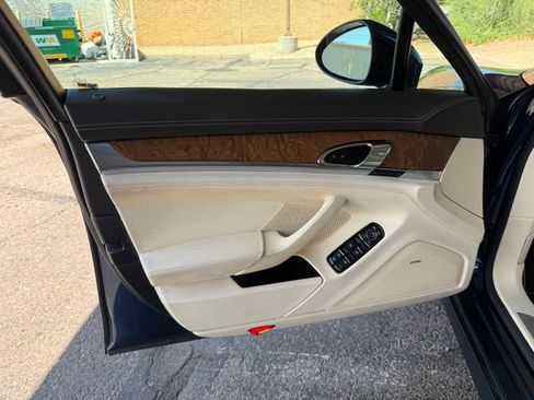 Used 2016 Porsche Panamera 4S w/ Premium Package Plus AWD/4WD image 25
