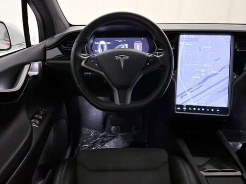 Used 2018 Tesla Model X 75D image 36