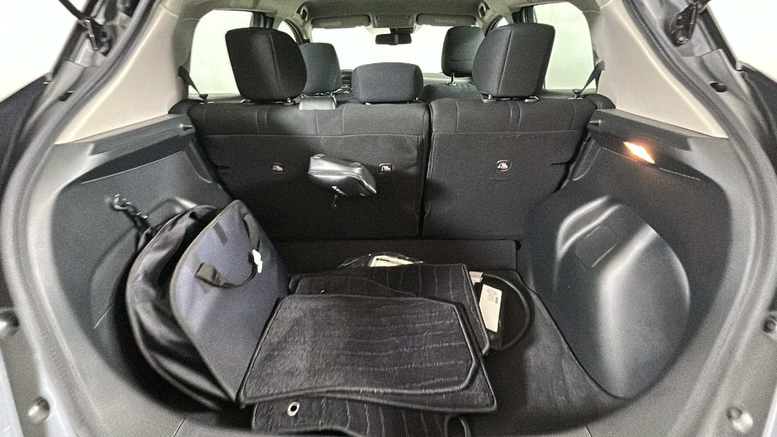 Used 2025 Nissan Leaf SV Plus FWD image 34
