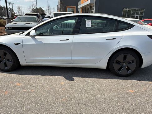 Used 2023 Tesla Model 3 Standard Range image 11
