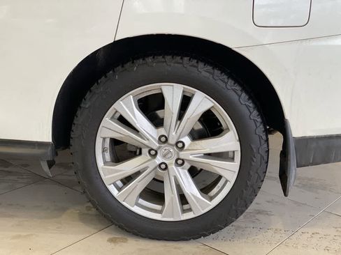 Used 2019 Nissan Pathfinder SL w/ SL Premium Package image 13