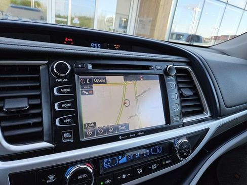 Used 2019 Toyota Highlander Limited AWD/4WD image 28