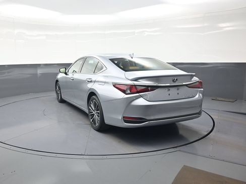 Used 2023 Lexus ES 250 w/ Premium Package AWD/4WD image 5