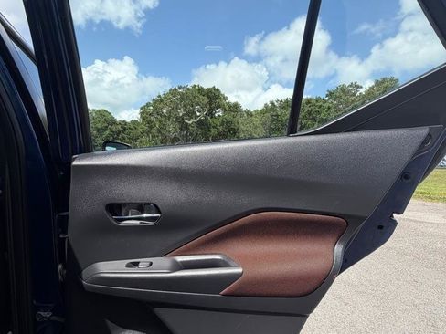 Used 2020 Nissan Kicks SR w/ Exterior Package FWD image 15