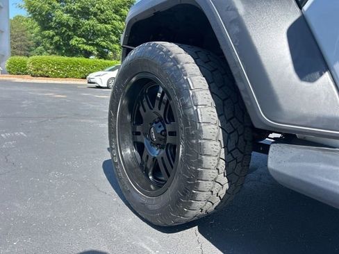 Used 2020 Jeep Wrangler Sport AWD/4WD image 12
