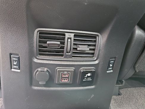Used 2019 Nissan Titan PRO-4X w/ Pro-4x Convenience Package AWD/4WD image 20