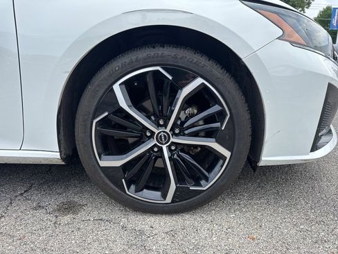 Used 2023 Nissan Altima 2.5 SR image 9