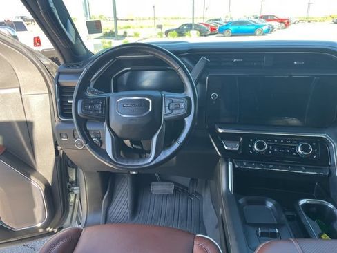 Used 2024 GMC Sierra 3500 Denali Ultimate AWD/4WD image 20