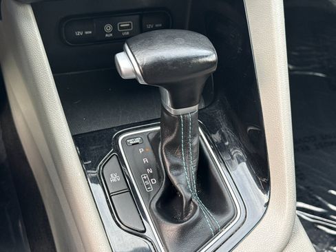 Used 2018 Kia Niro EX image 20