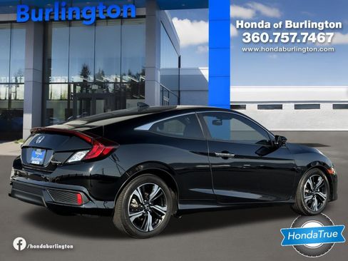 Used 2018 Honda Civic Touring image 7