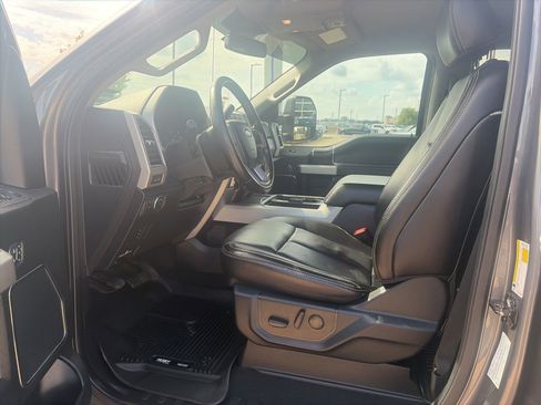 Used 2021 Ford F250 Lariat w/ Lariat Value Package AWD/4WD image 12
