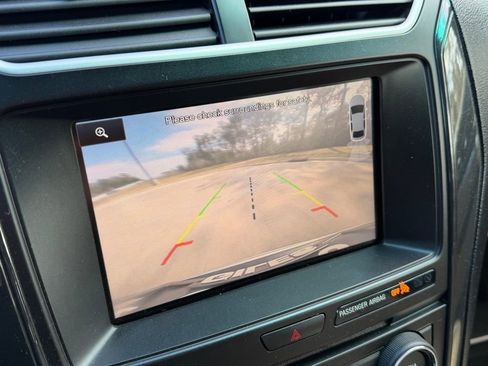 Used 2016 Ford Explorer XLT w/ Equipment Group 202A image 20