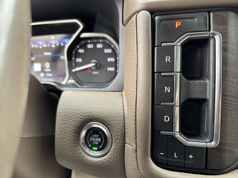 Used 2021 GMC Yukon XL Denali w/ Denali Premium Package image 27