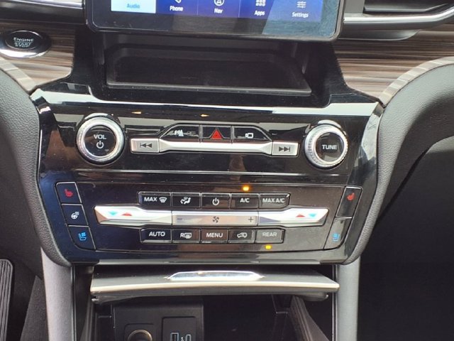 Used 2022 Ford Explorer Limited w/ Equipment Group 301A AWD/4WD image 23