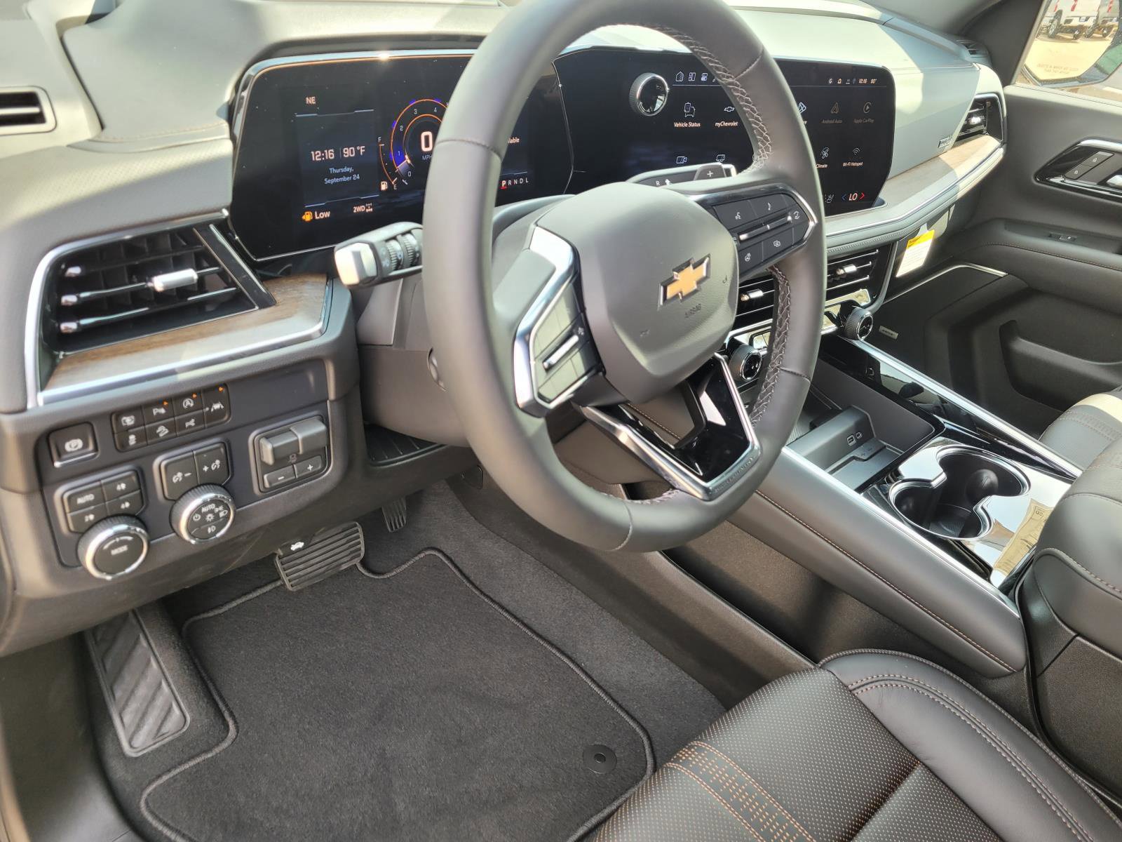 New 2026 Chevrolet Tahoe High Country w/ Sun And Tow Package AWD/4WD image 18