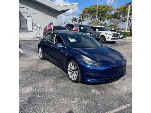 Used 2018 Tesla Model 3 Long Range image 2