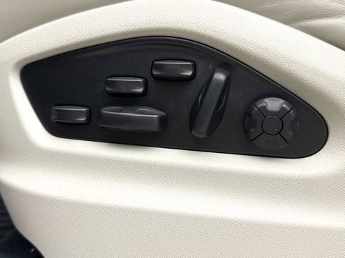 Used 2022 Porsche Cayenne Turbo AWD/4WD image 37