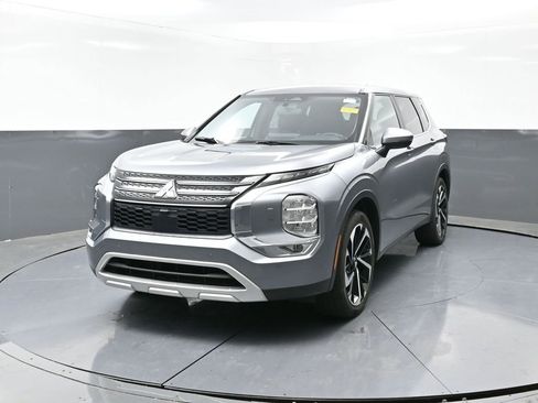 Used 2024 Mitsubishi Outlander SE image 8