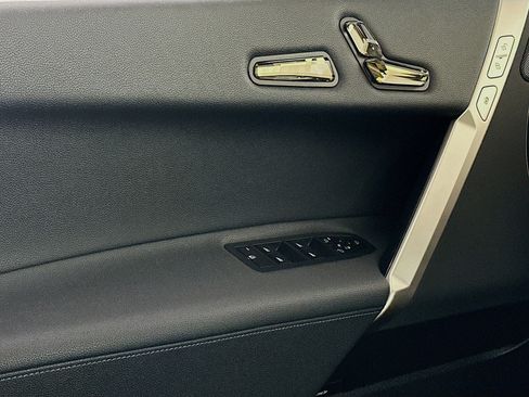 Used 2023 BMW iX xDrive50 w/ Premium Package image 15