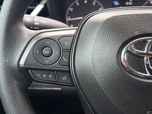 Used 2025 Toyota Corolla LE FWD image 25