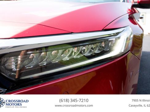 Used 2018 Honda Accord Touring image 9