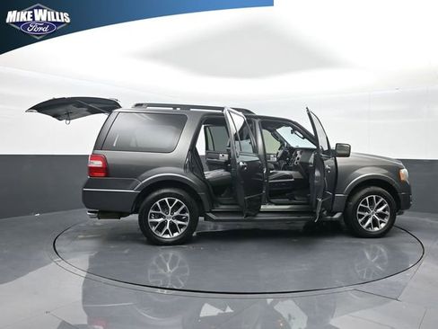 Used 2016 Ford Expedition XLT w/ Equipment Group 202A RWD image 27