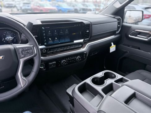 New 2026 Chevrolet Silverado 1500 LT w/ Z71 Off-Road Package image 24