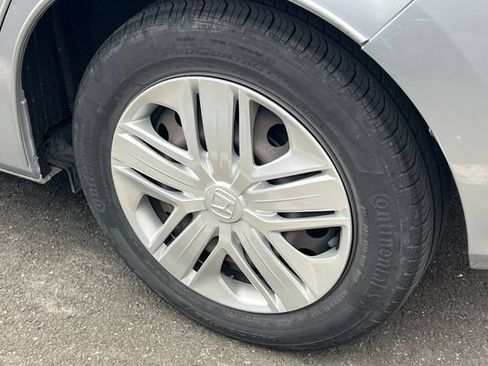 Used 2018 Honda Fit LX image 4
