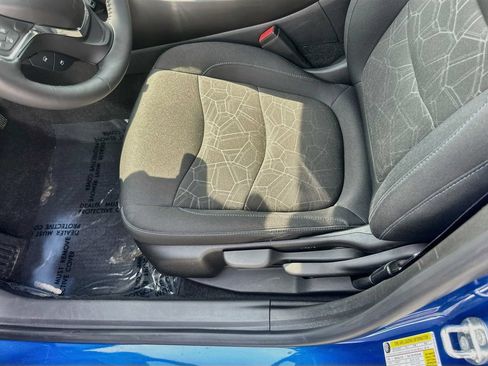 Used 2017 Chevrolet Volt LT w/ Comfort Package FWD image 18