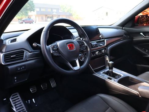 Used 2019 Honda Accord Sport image 14