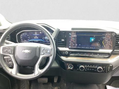 Used 2023 Chevrolet Silverado 1500 LT AWD/4WD image 9