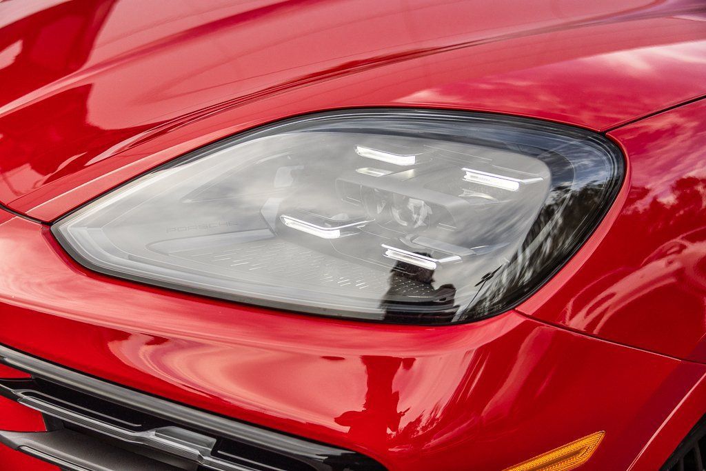 Certified 2025 Porsche Cayenne E-Hybrid AWD/4WD image 27