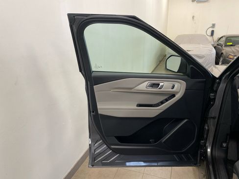 New 2026 Ford Explorer Active w/ Active Comfort Package image 23