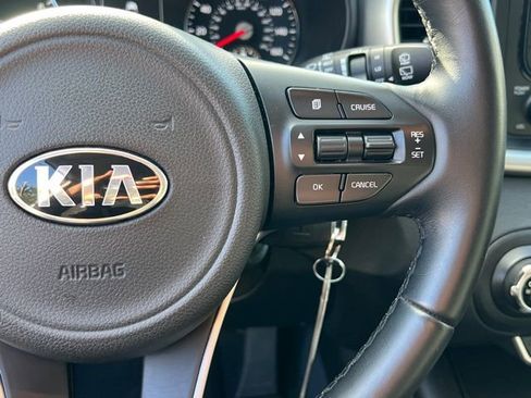 Used 2016 Kia Sorento LX w/ LX Convenience Package image 24