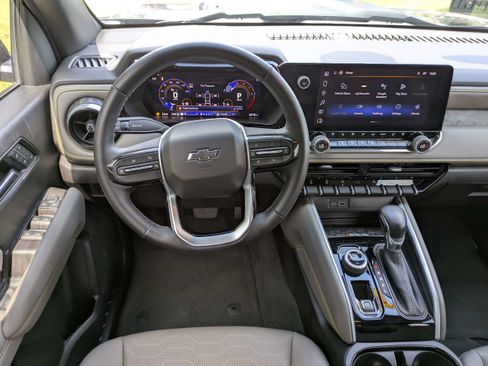 Used 2026 Chevrolet Colorado ZR2 AWD/4WD image 16