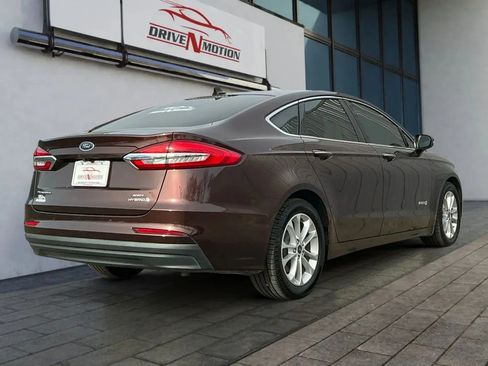 Used 2019 Ford Fusion SEL image 4