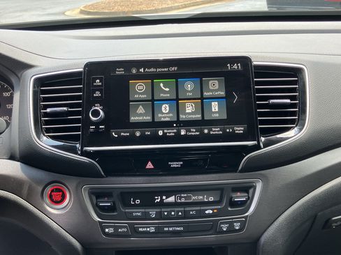 Certified 2025 Honda Ridgeline Sport image 26