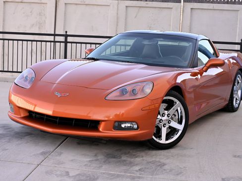 Used 2007 Chevrolet Corvette Coupe w/ Preferred Equipment Group RWD image 3